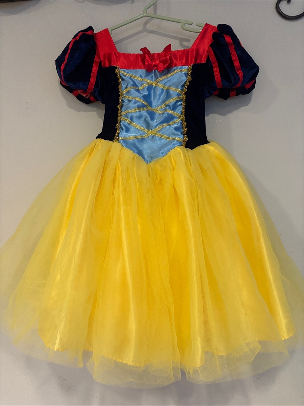 Kids Snow White costume size 4